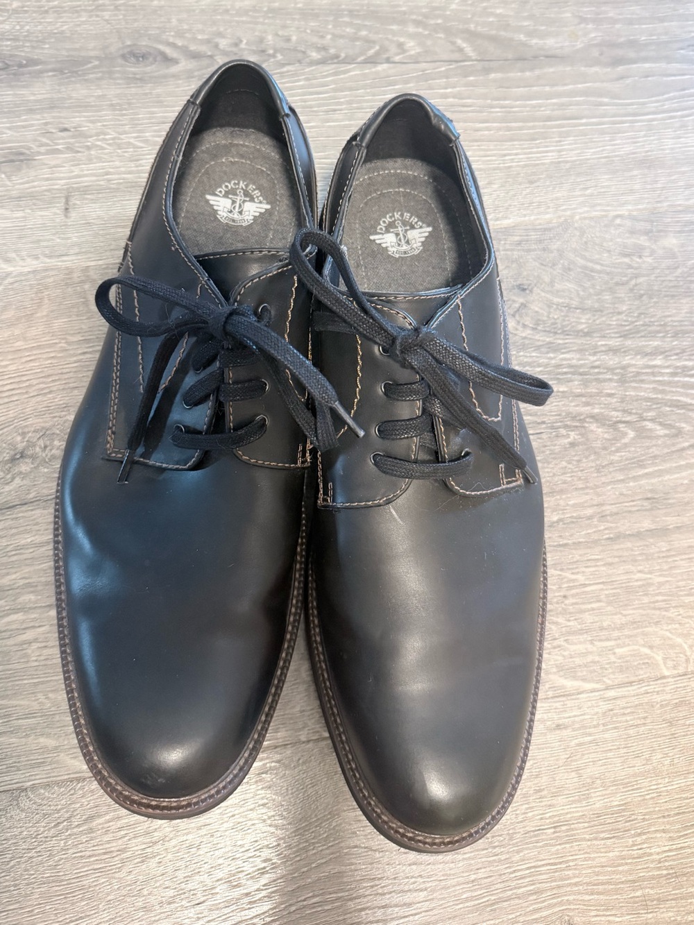 Dockers Black Leather Derby Shoes with Brown Welt